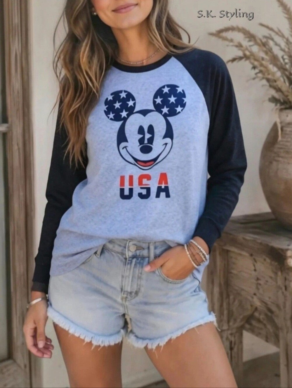 Disney's Mickey Mouse USA Raglan Sleeve Blue Baseball T-Shirt size Large